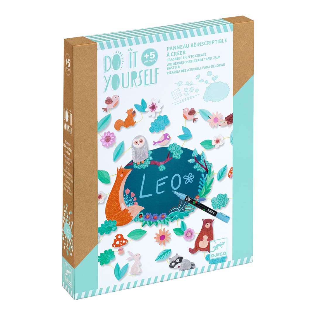 Djeco knutselset voor een uitwisbaar schrijfbord met bosdieren en planten, in de verpakking.