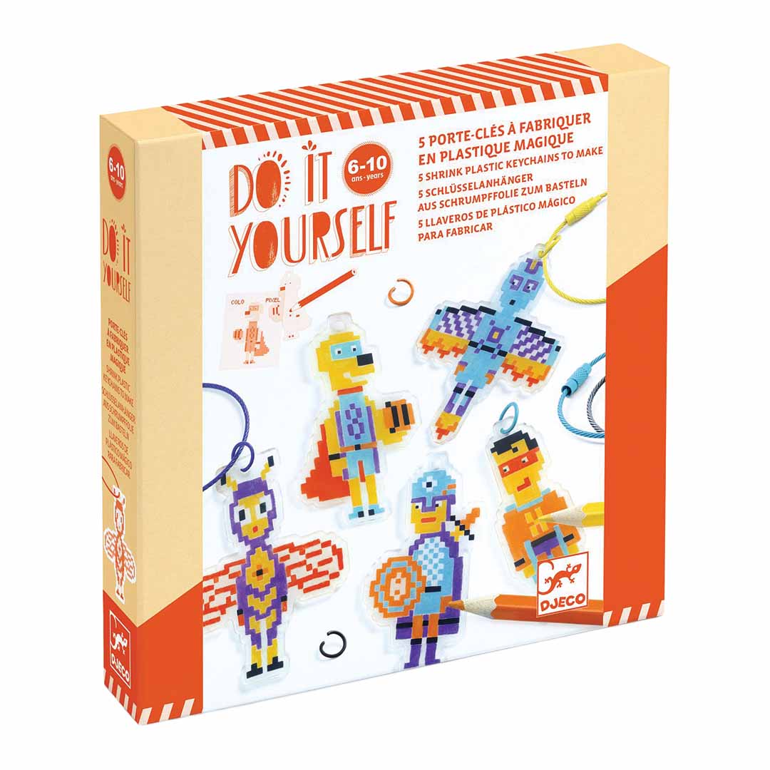 De verpakking van de Djeco knutselset krimpie dinkie sleutelhangers met pixel helden.