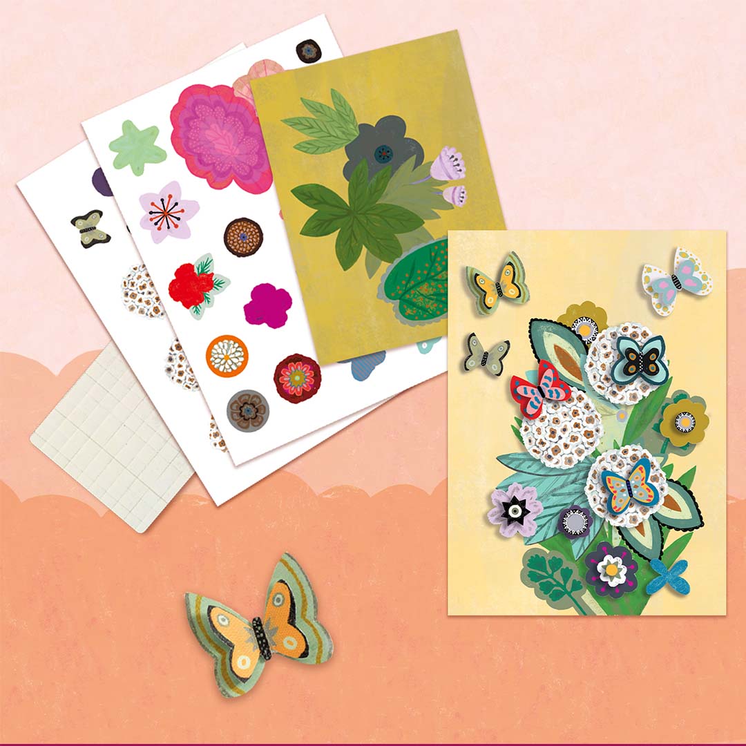 Een collage-activiteit van de Djeco knutselset met vellen stickers en een kaart met een boeket van bloemen en vlinders.