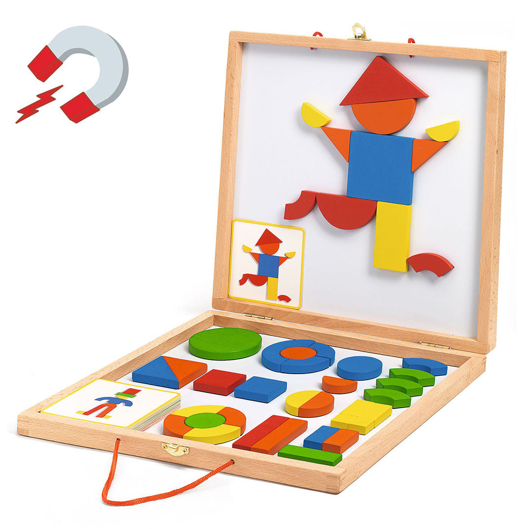 Djeco magnetische tangram puzzel in een open houten koffer met kleurrijke geometrische vormen die een figuur vormen.