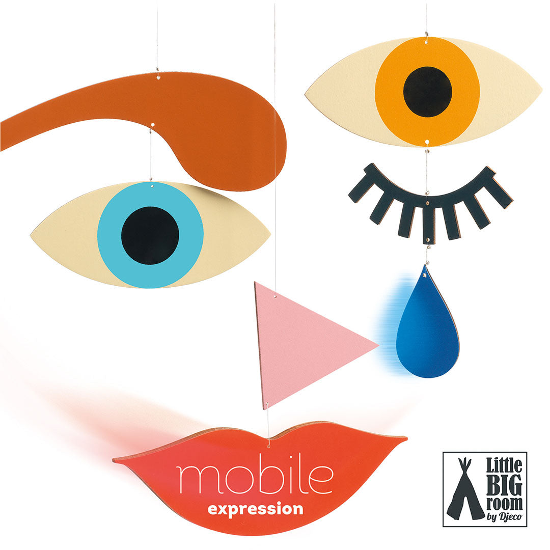 Djeco mobiel met abstract gezicht van houten ogen, lippen en een neus, met de tekst 'mobile expression' op de lippen en het Djeco logo.