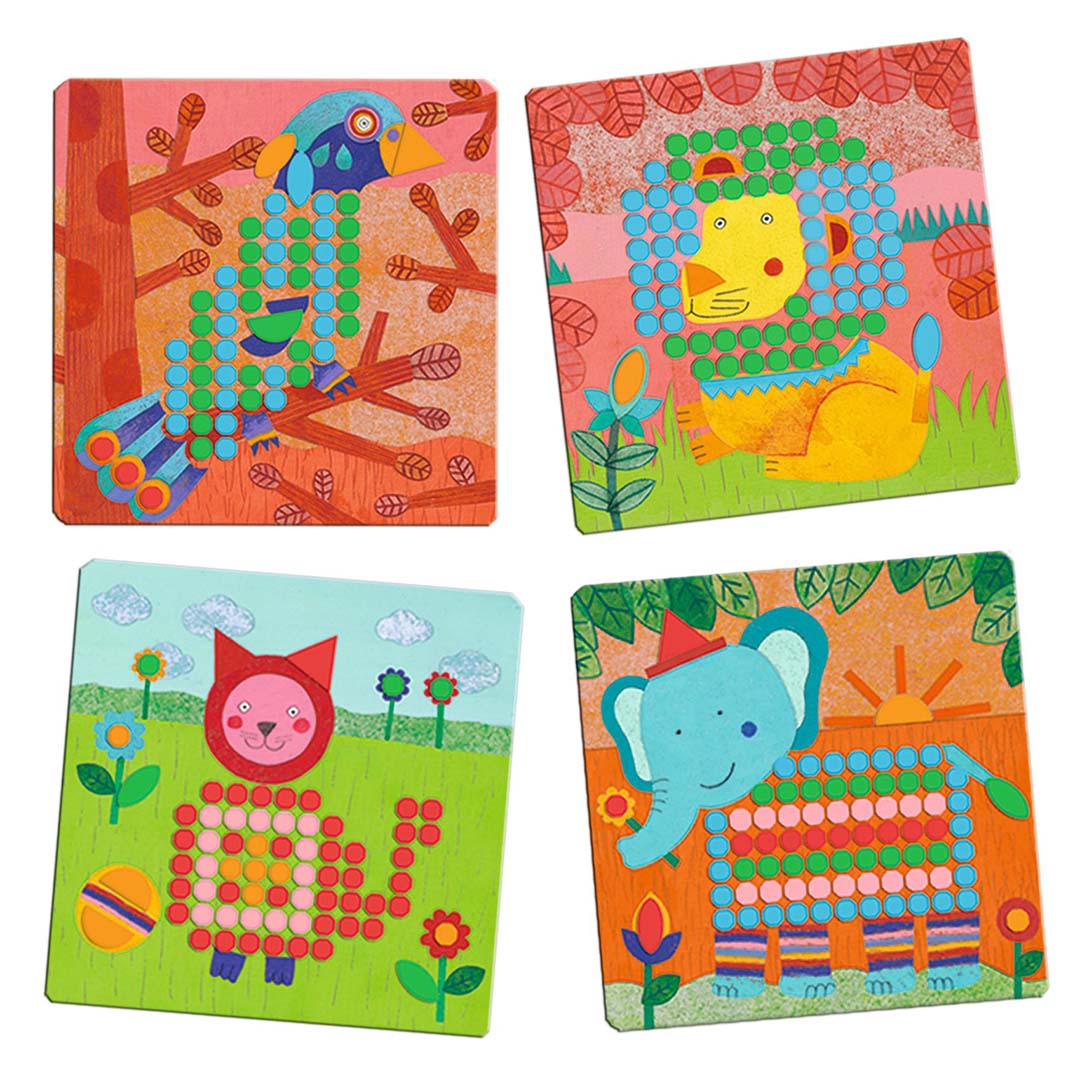 Vier voorbeeldkaarten voor de mozaïekpuzzel met een papegaai, leeuw, kat en olifant.