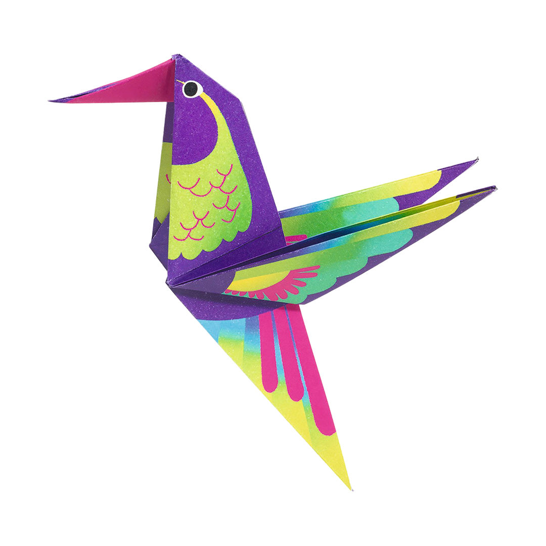 Een paarse, groene en roze Djeco origami kolibrie.