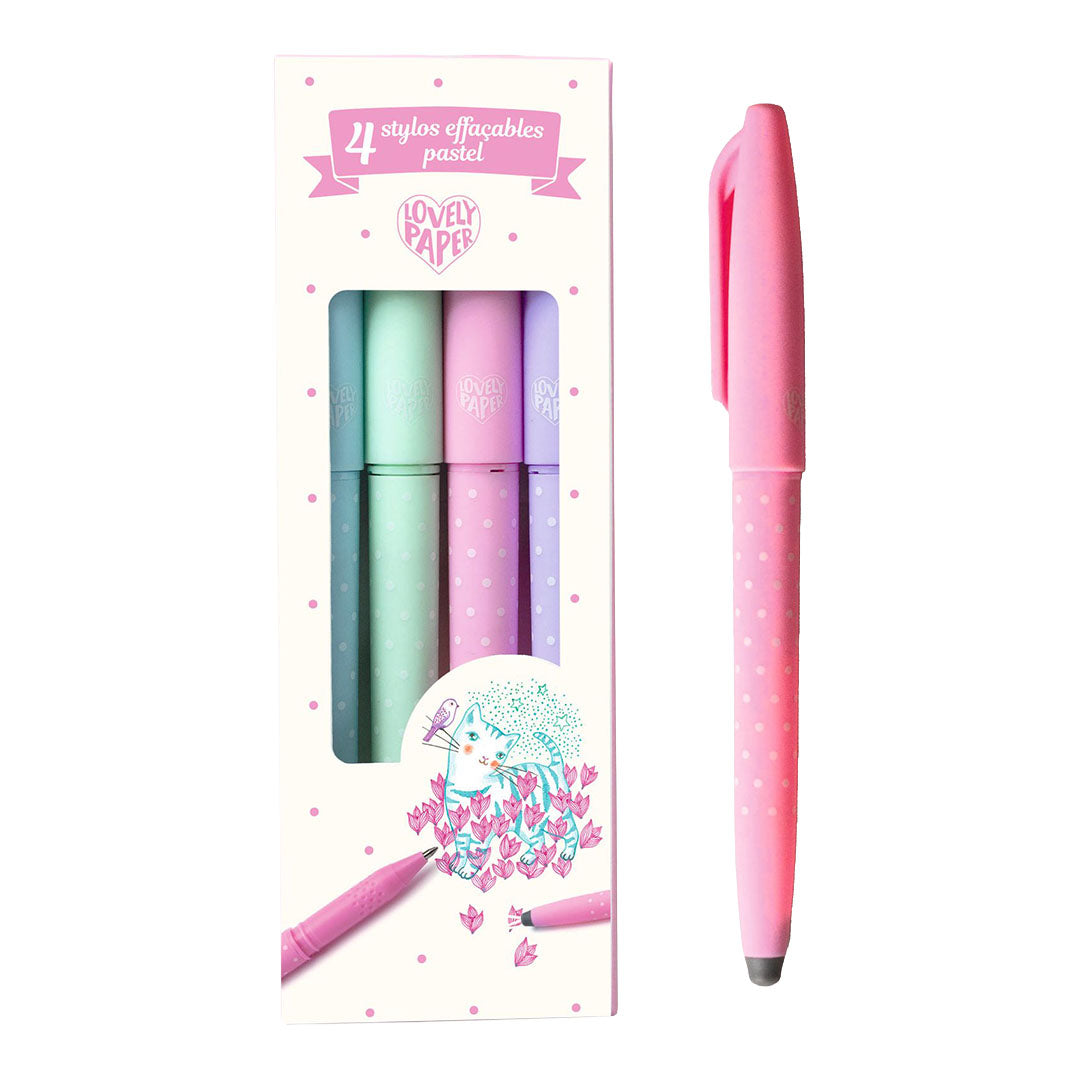 Djeco set van vier uitwisbare pennen in pastelkleuren in de verpakking, met één roze pen ernaast.