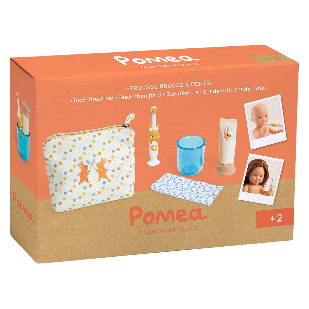 Verpakking van de Djeco Pomea poppentandenborstel set met afbeeldingen van de inhoud en poppen.