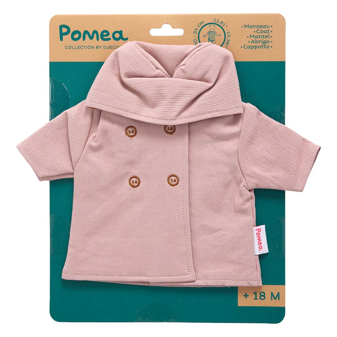 De verpakking van de roze Djeco Pomea poppenjas met capuchon.