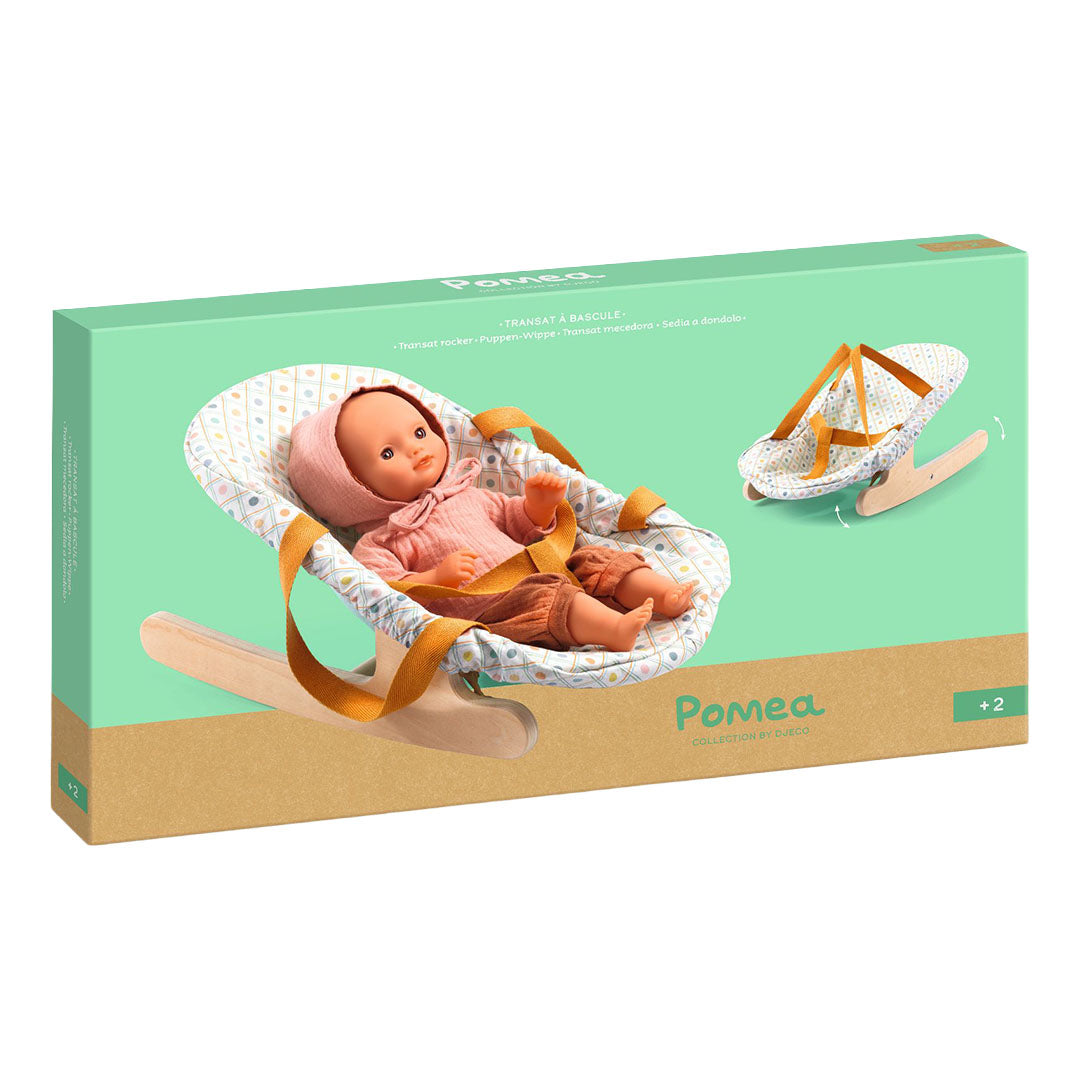 Verpakking van de Djeco Pomea poppenwipstoel met afbeeldingen van het product.