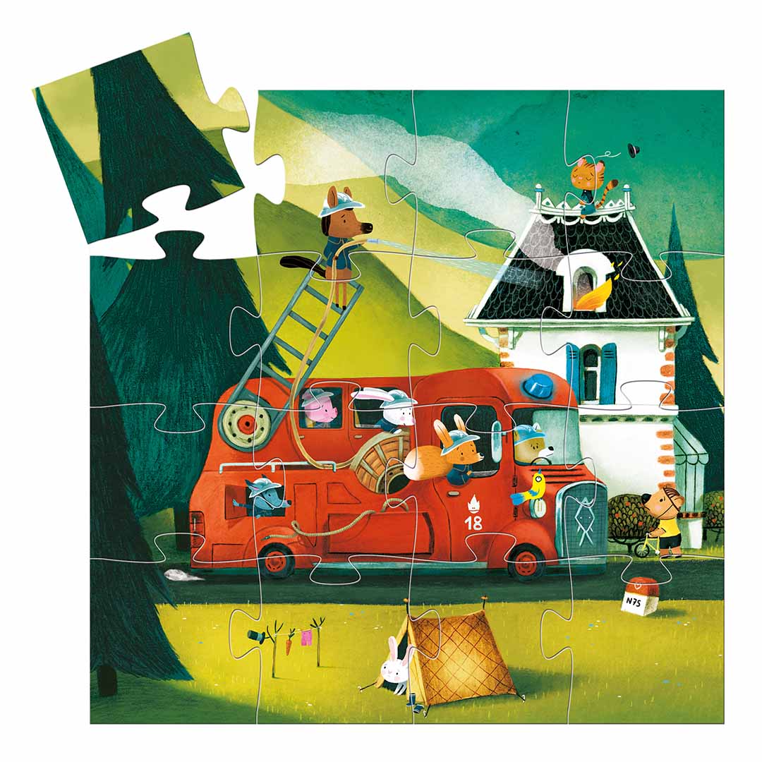 Een Djeco legpuzzel van 16 stukjes met een rode brandweerwagen en dieren die een kat redden.