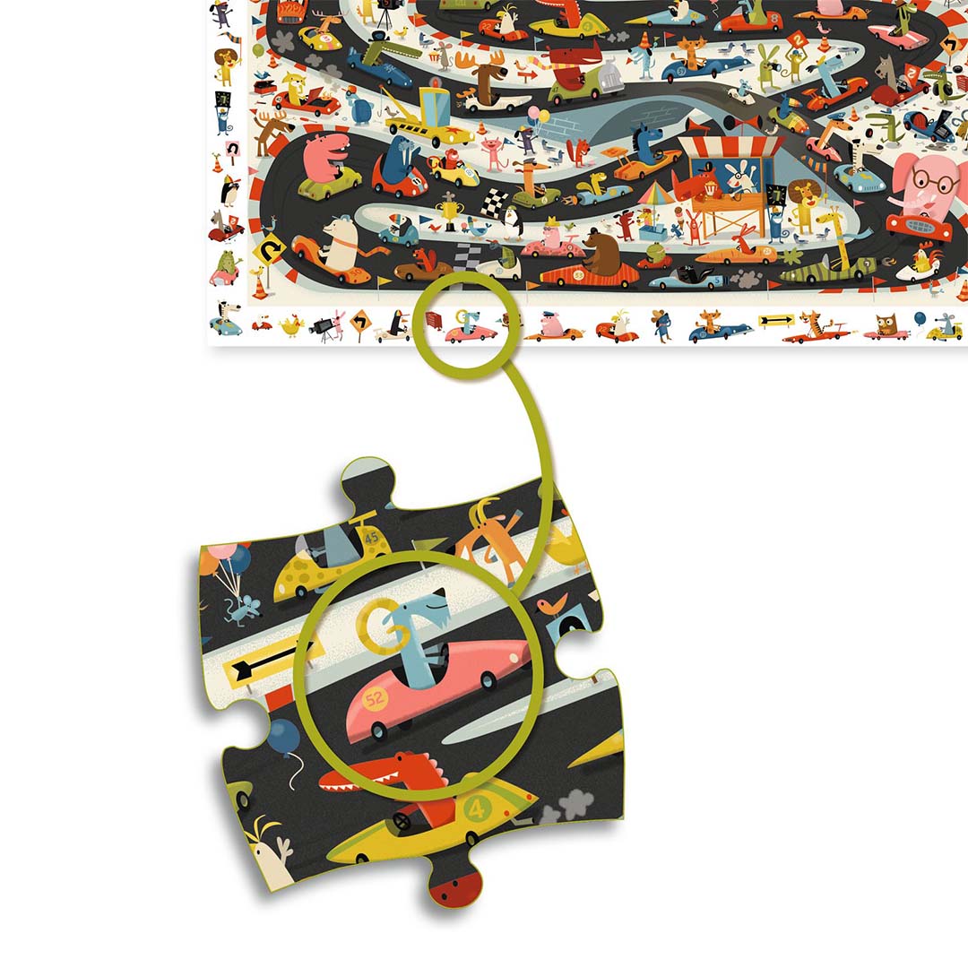 Een losse legpuzzelstukje met een detail van de racebaan en een roze auto met een muis.
