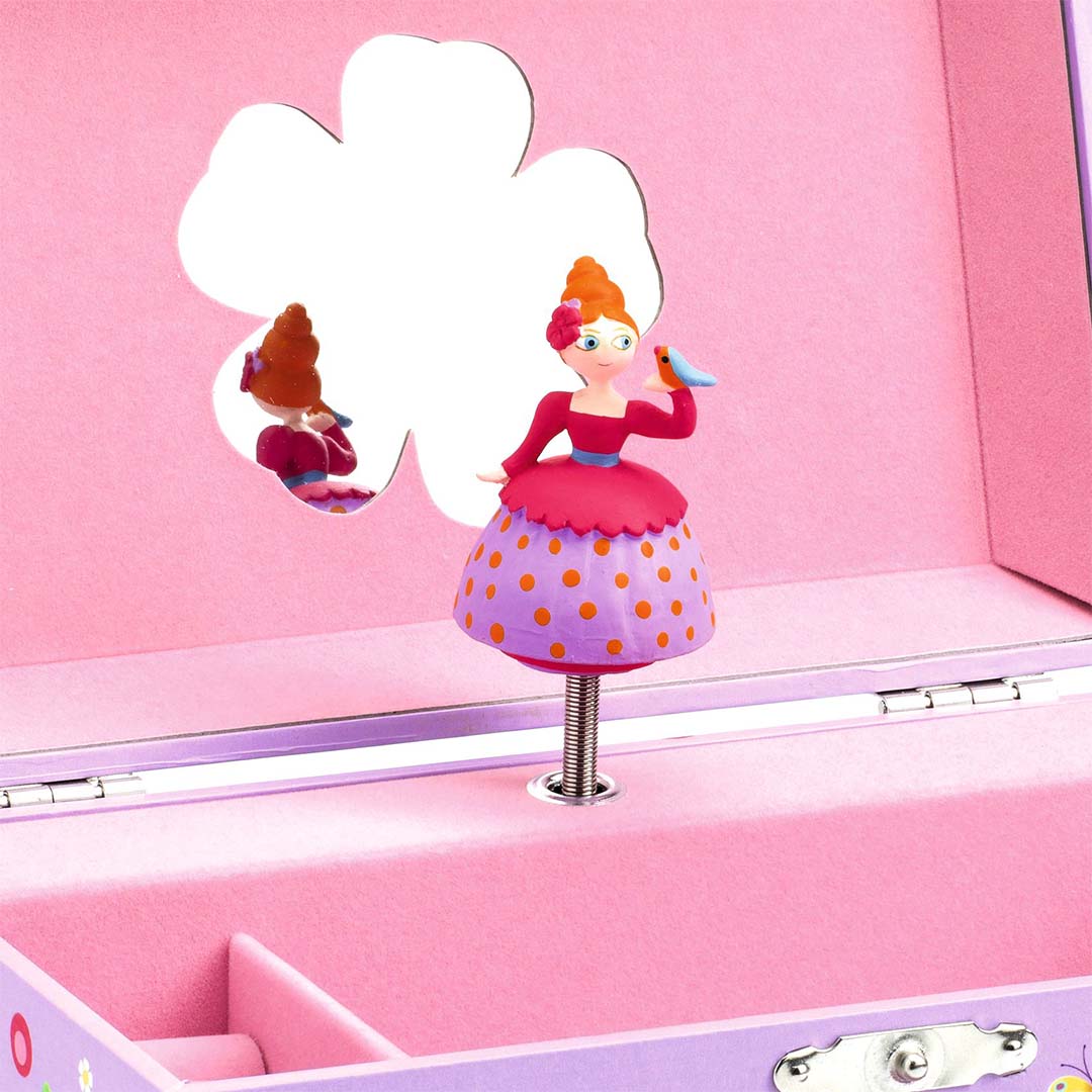 Detail van de Djeco muziekspeeldoos met de dansende prinses en bloemvormige spiegel.
