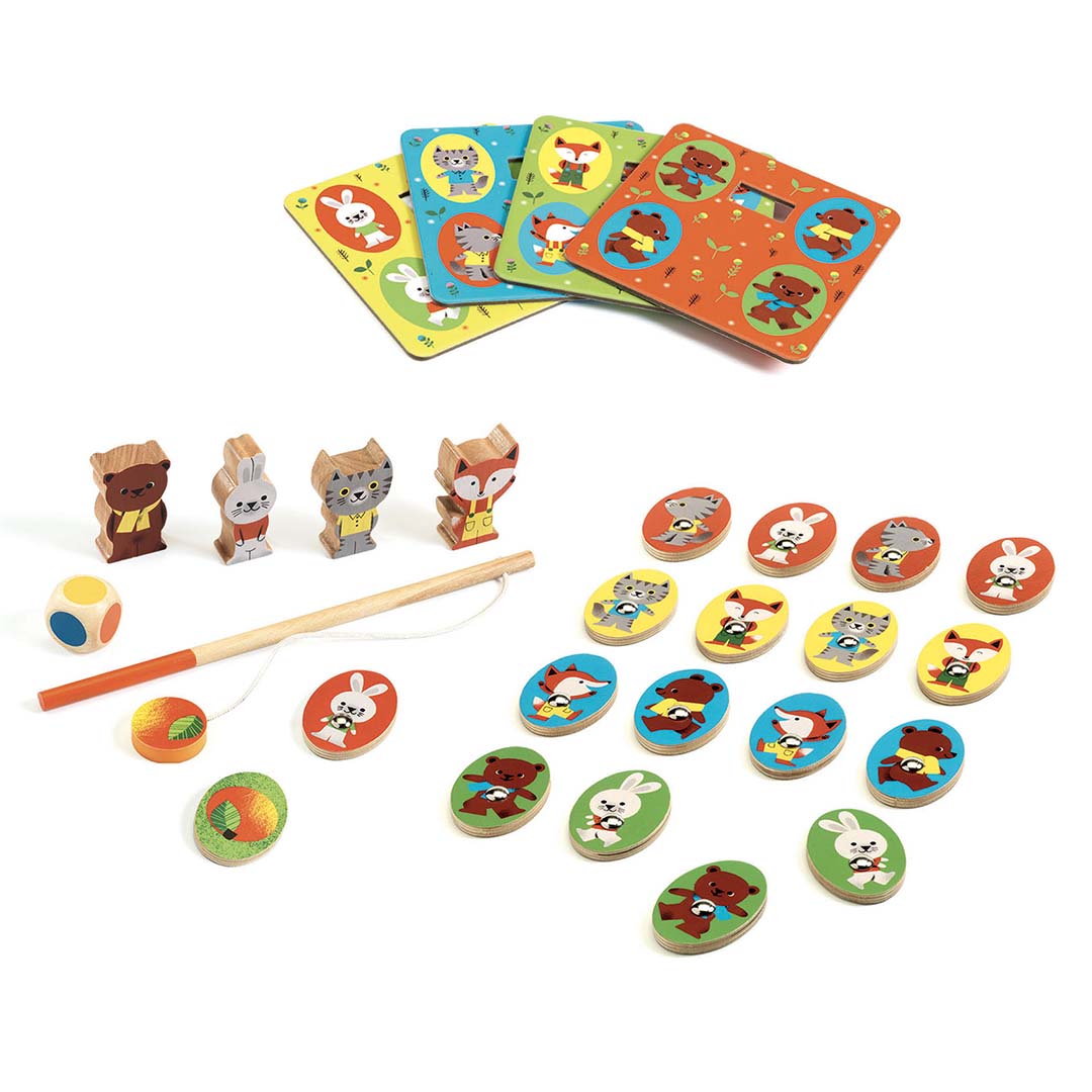 Alle losse onderdelen van het Djeco Ludo Wood houten bordspel, inclusief dierenfiguren, tokens en kaarten.