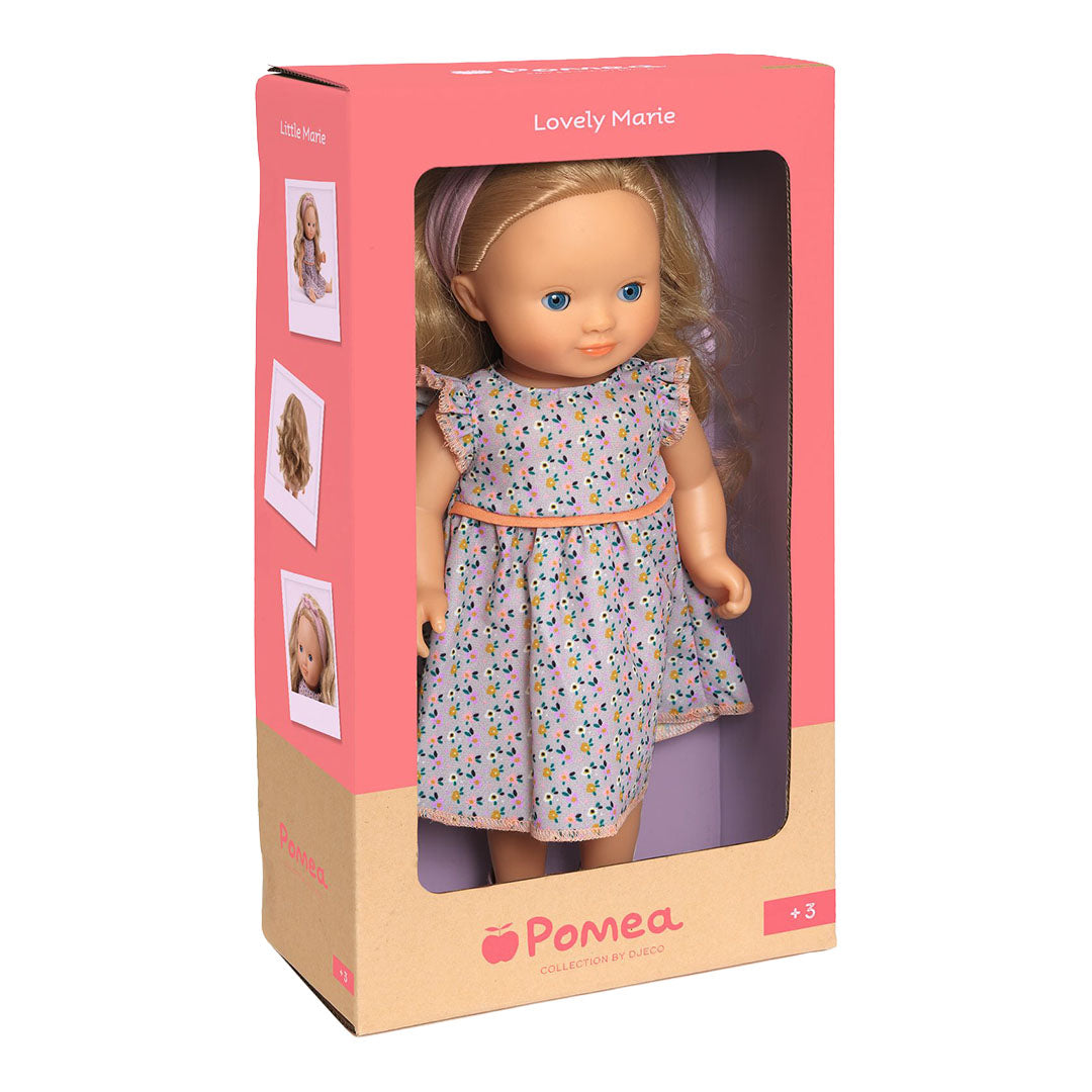 De Djeco stapop Lovely Marie in de originele verpakking.
