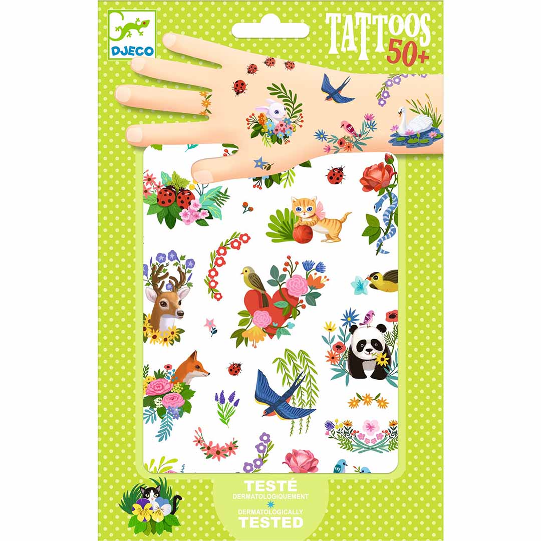 Verpakking van Djeco tijdelijke tatoeages voor kinderen met dieren- en bloemenpatronen.