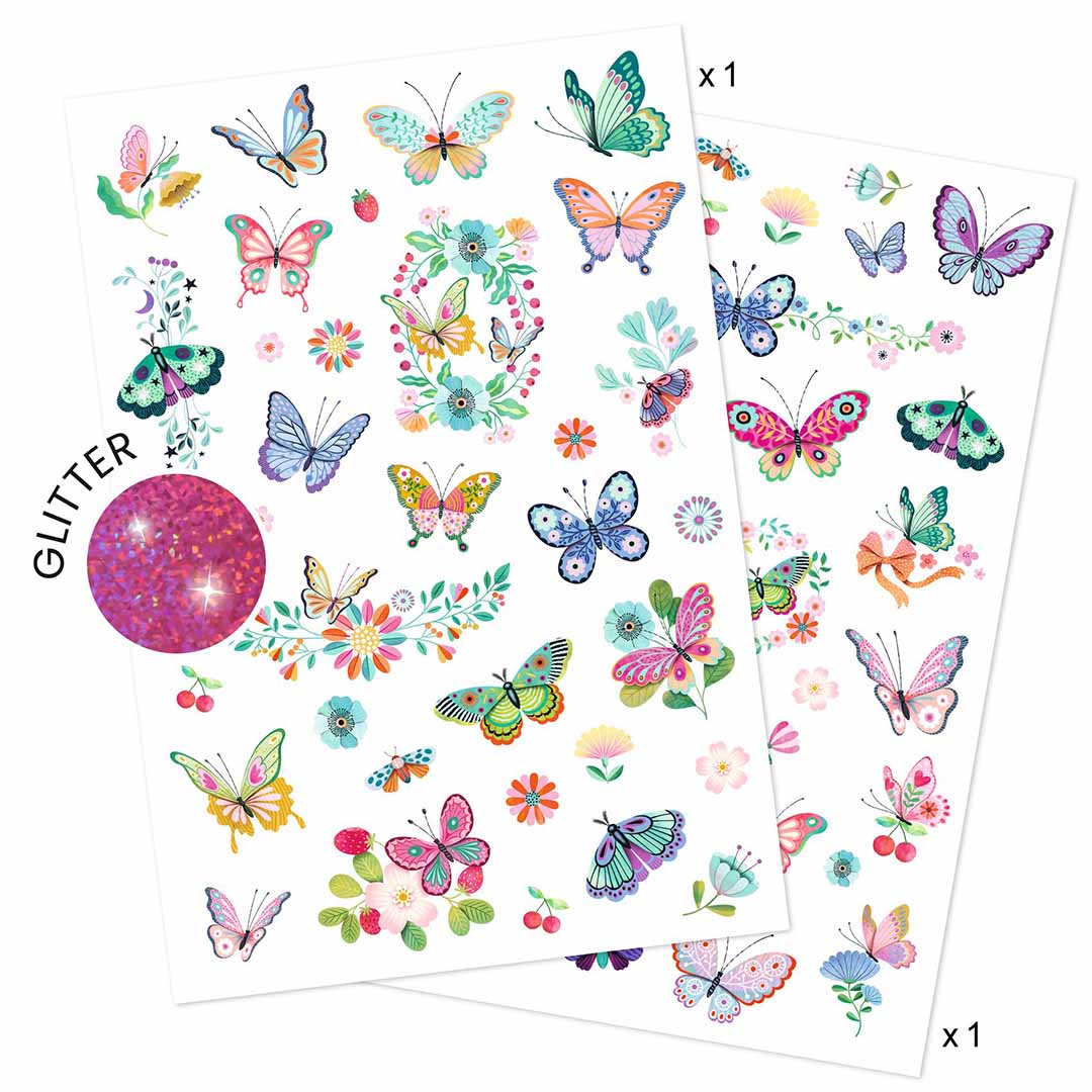 Twee vellen met kleurrijke tijdelijke tatoeages van vlinders en bloemen, met glittereffect.