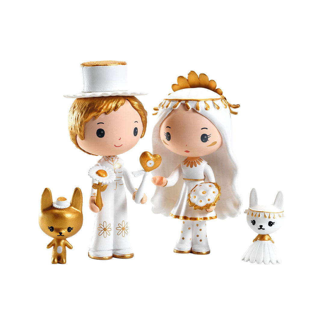 Djeco Tinyly speelfiguren van een bruidspaar met twee gouden dierenfiguurtjes.