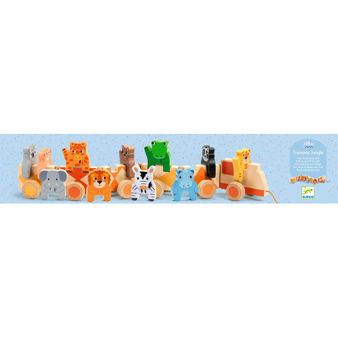 Djeco Trainimo Jungle trekfiguur, een houten trein met jungle dieren, op een lichtblauwe achtergrond met dierenpatroon.