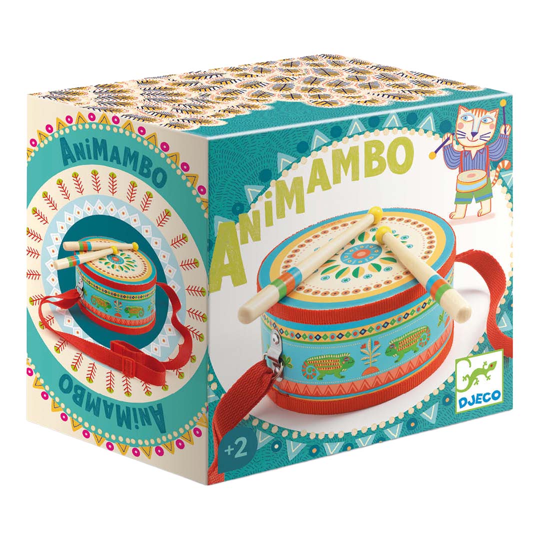 De verpakking van de Djeco Animambo trommel met afbeelding van de trommel en een kat die trommelt.