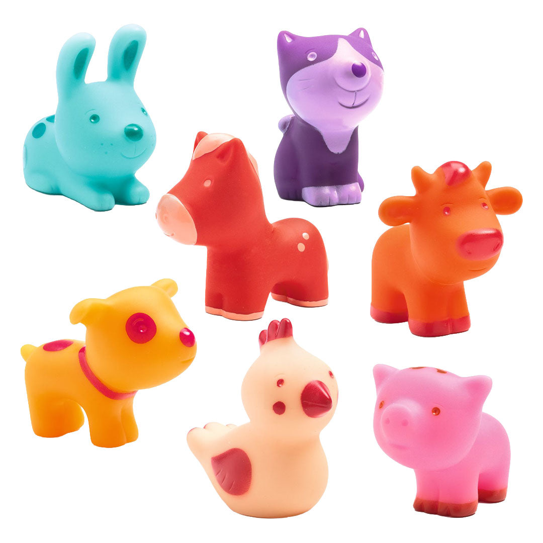 Djeco drijvend badspeelgoed met zes kleurrijke plastic boerderijdieren: een konijn, kat, paard, koe, hond, kip en varken.
