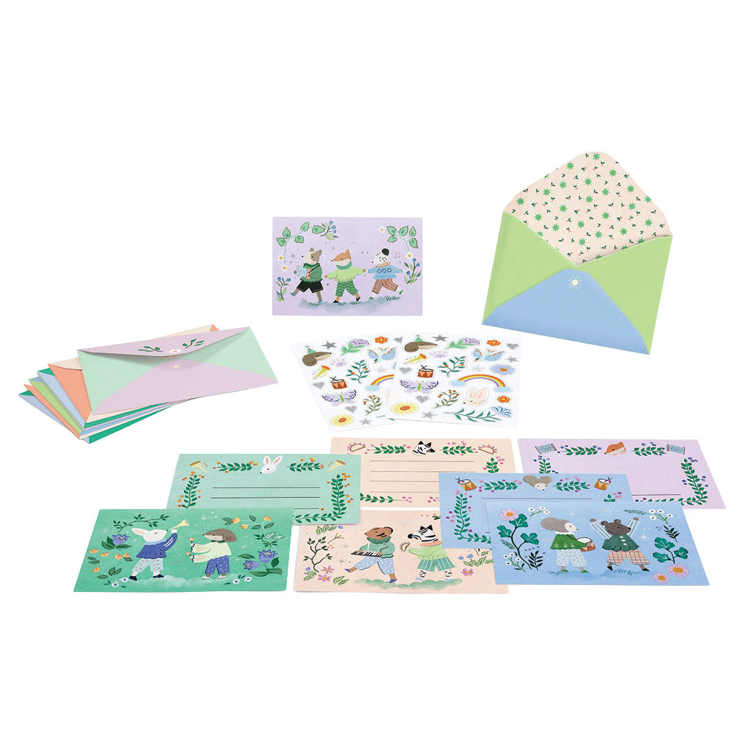 Djeco verjaardagsuitnodigingen set met diverse kaarten, enveloppen en stickers met dieren fanfare thema.