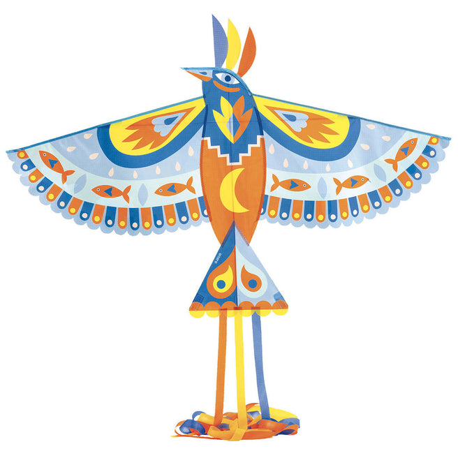 Djeco vlieger in de vorm van een kleurrijke vogel met geometrische patronen en vissen.