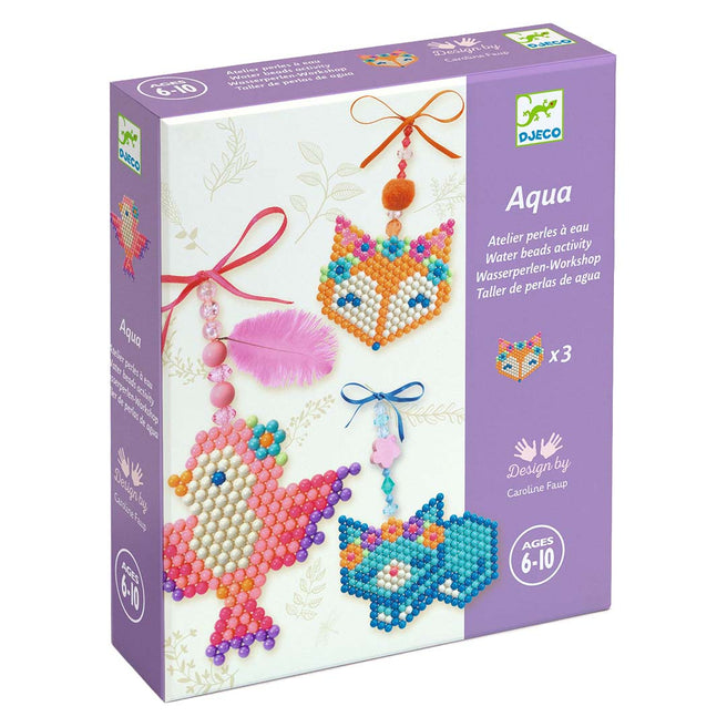Djeco verpakking van de waterkralen bedeltjes set met afbeeldingen van een vogel, vos en kat.