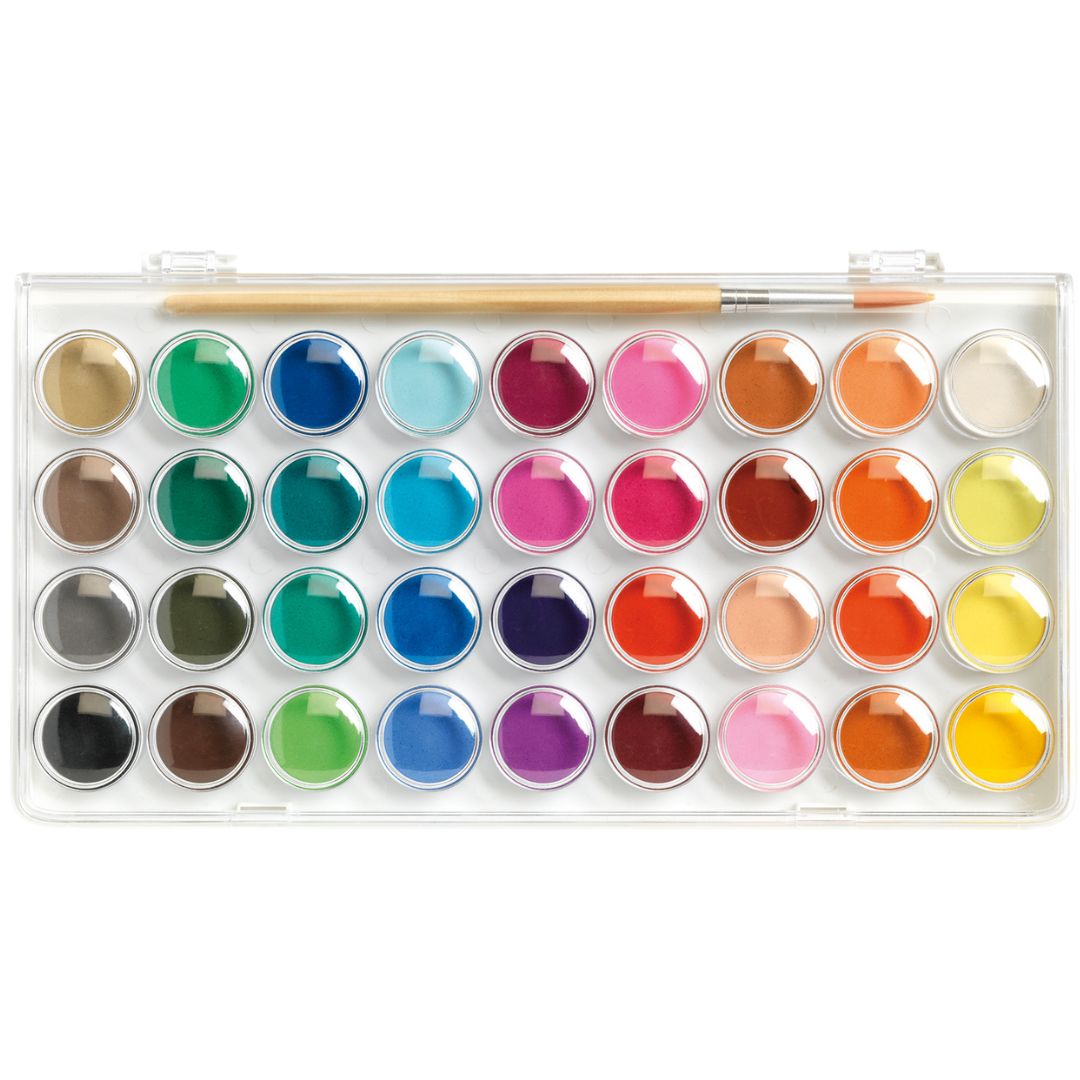 Een open doos met 36 ronde pannen waterverf in diverse kleuren en een kwast.