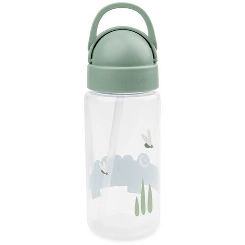 done by deer drinkfles met rietje voor baby's en peuters, met groene dop en een lichtgroene krokodil met riet op de fles.