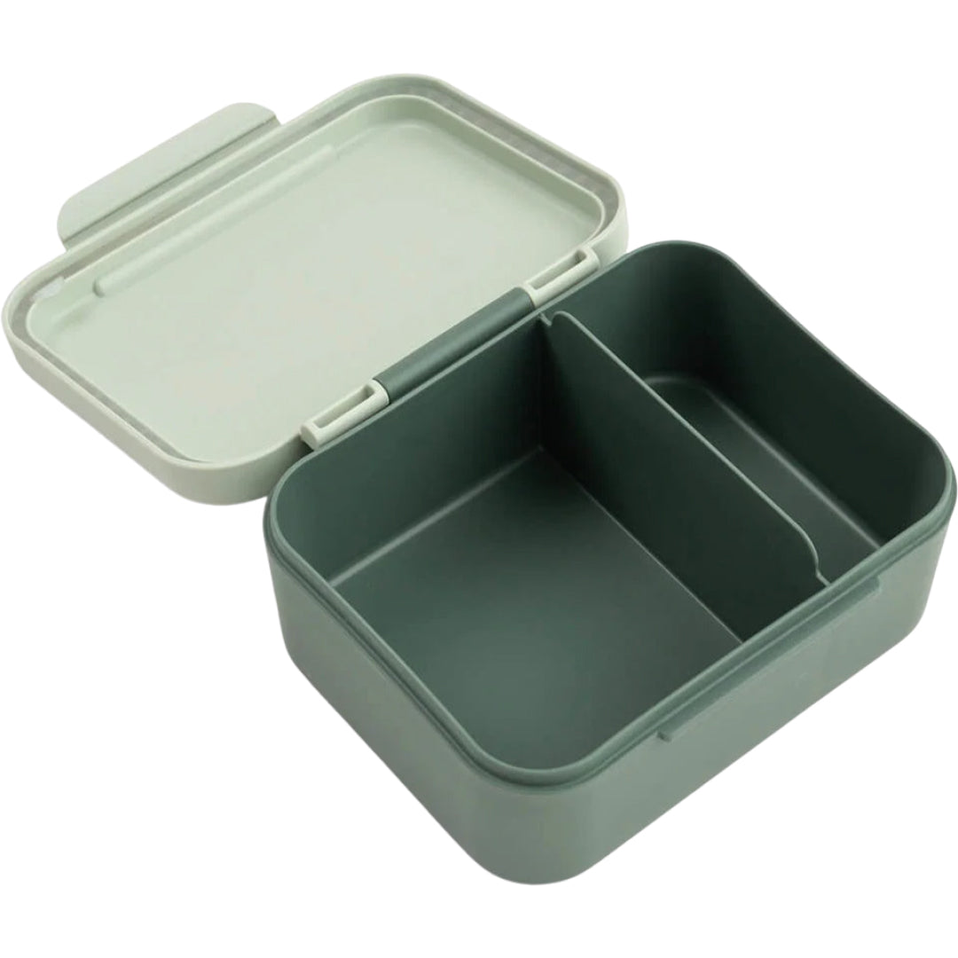 Een open Done by Deer groene kinder lunchbox met twee vakken.