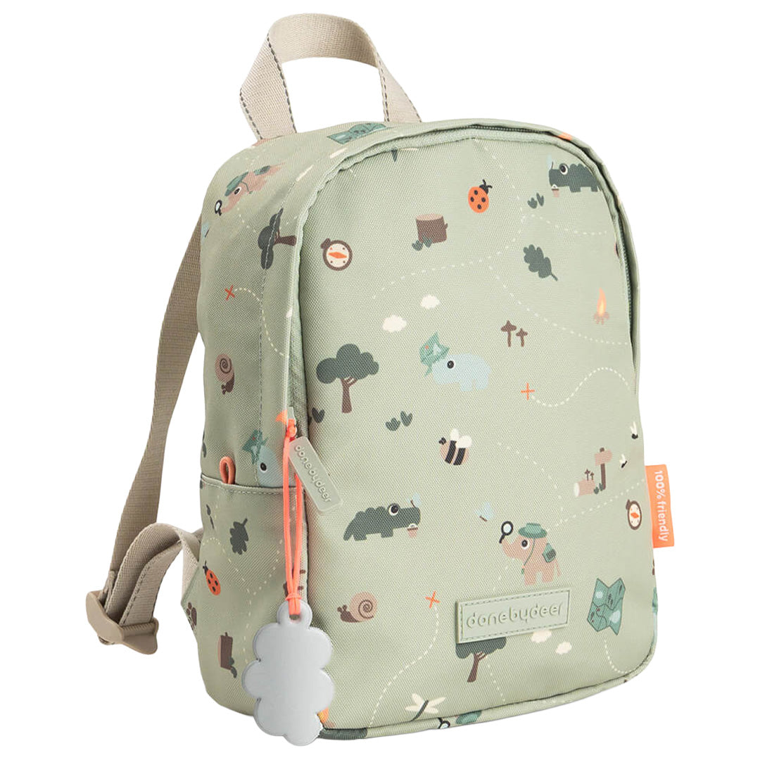 Done by Deer groene peuterrugzak met Tiny Farm dierenpatroon en reflecterende wolk-hanger.