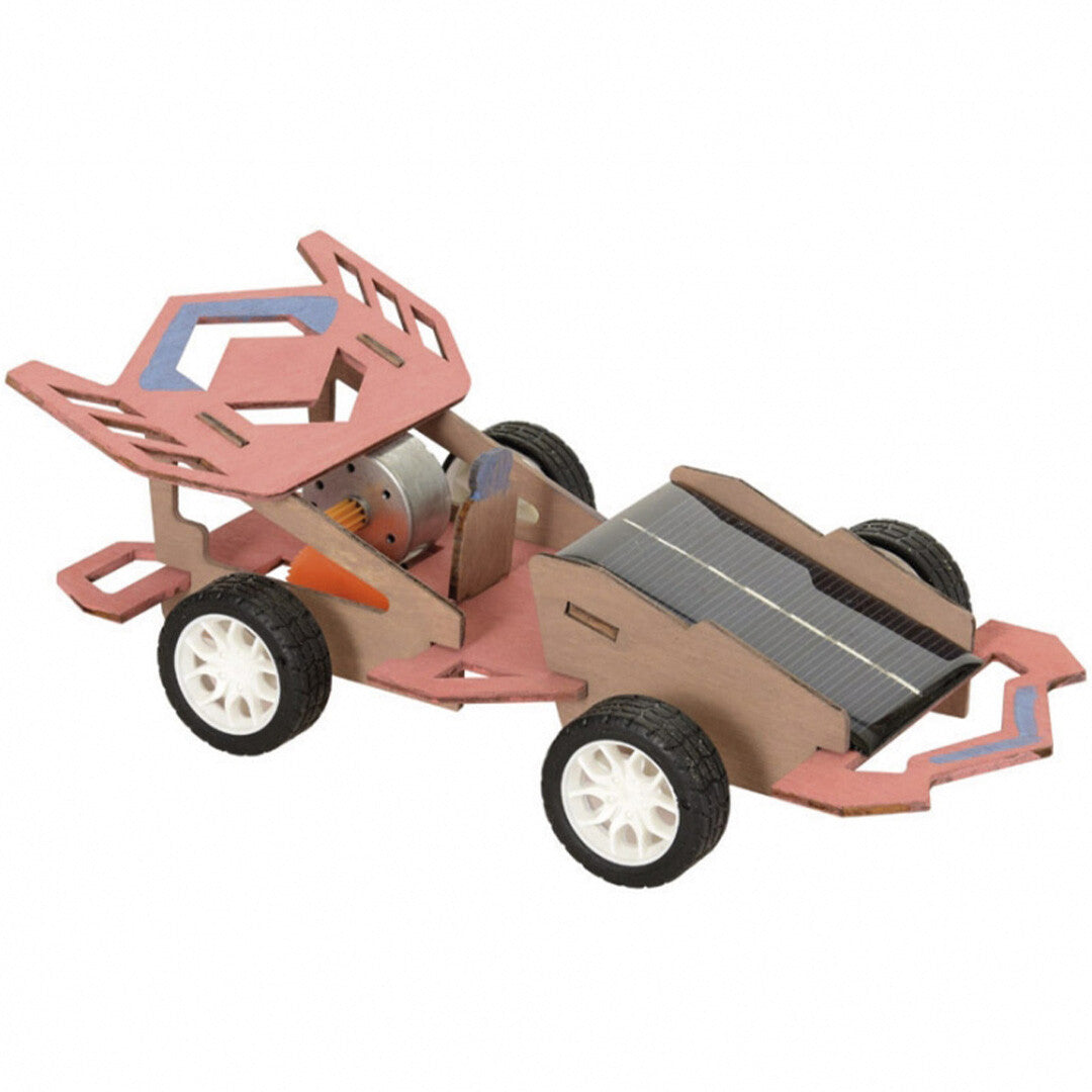 Egmont Toys bouwpakket raceauto met zonnepaneel, gemaakt van hout en plastic.