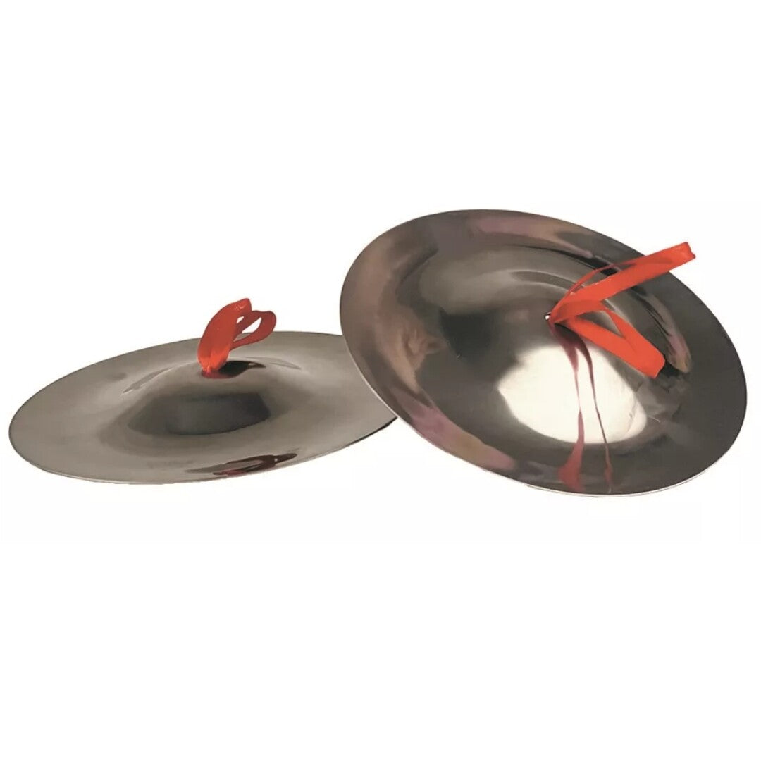 Egmont Toys zilveren metalen cymbalen met rode handvatten.