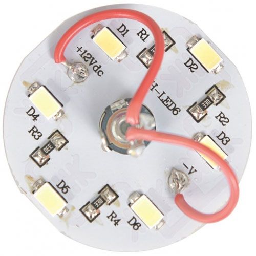 Detailopname van de printplaat van de Egmont Toys LED-fitting reserveonderdeel met zes LEDs en rode bedrading.