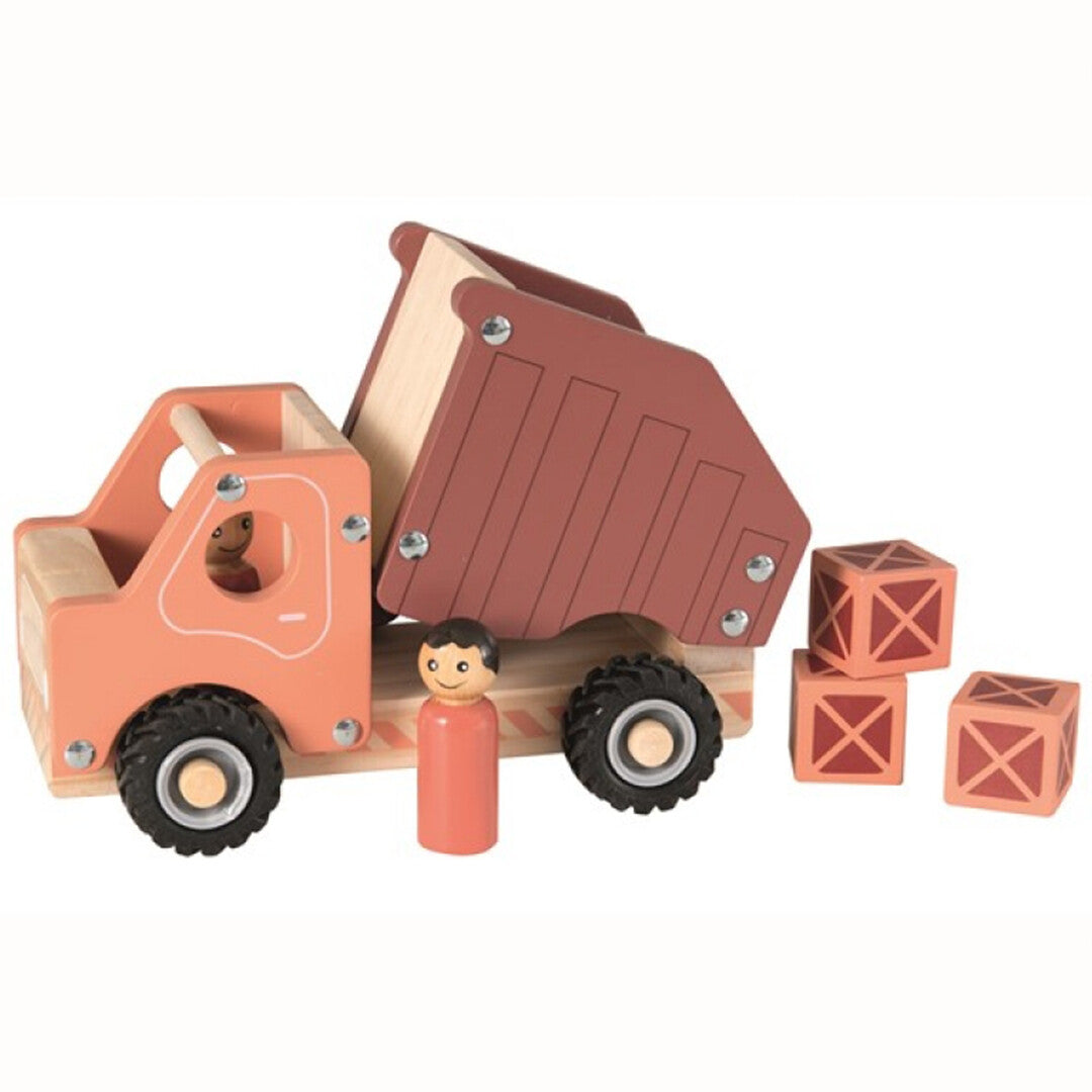 Egmont Toys houten kiepwagen met oranje cabine, een kiepbak, twee poppetjes en drie houten kratjes.