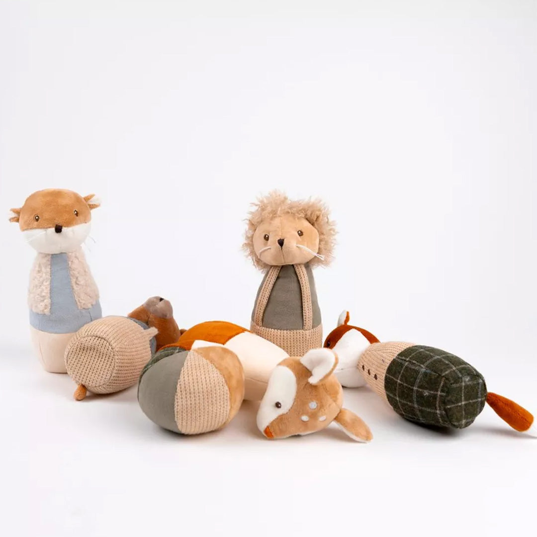 Egmont Toys pluche bowling speelgoed met bosdieren en een bal, deels omgevallen.