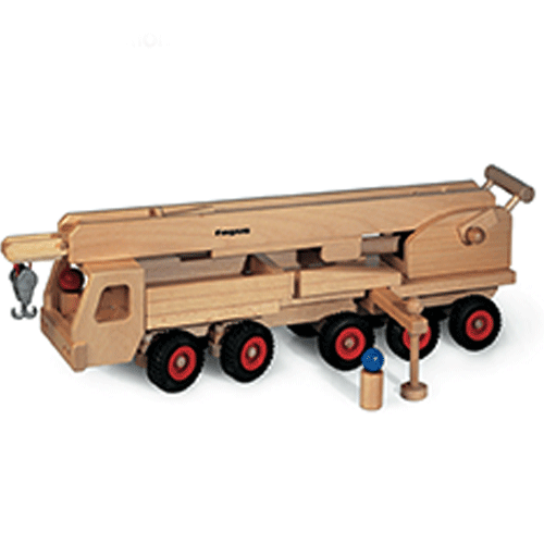 Fagus houten kraanwagen met ingeklapte kraanarm en twee poppetjes.