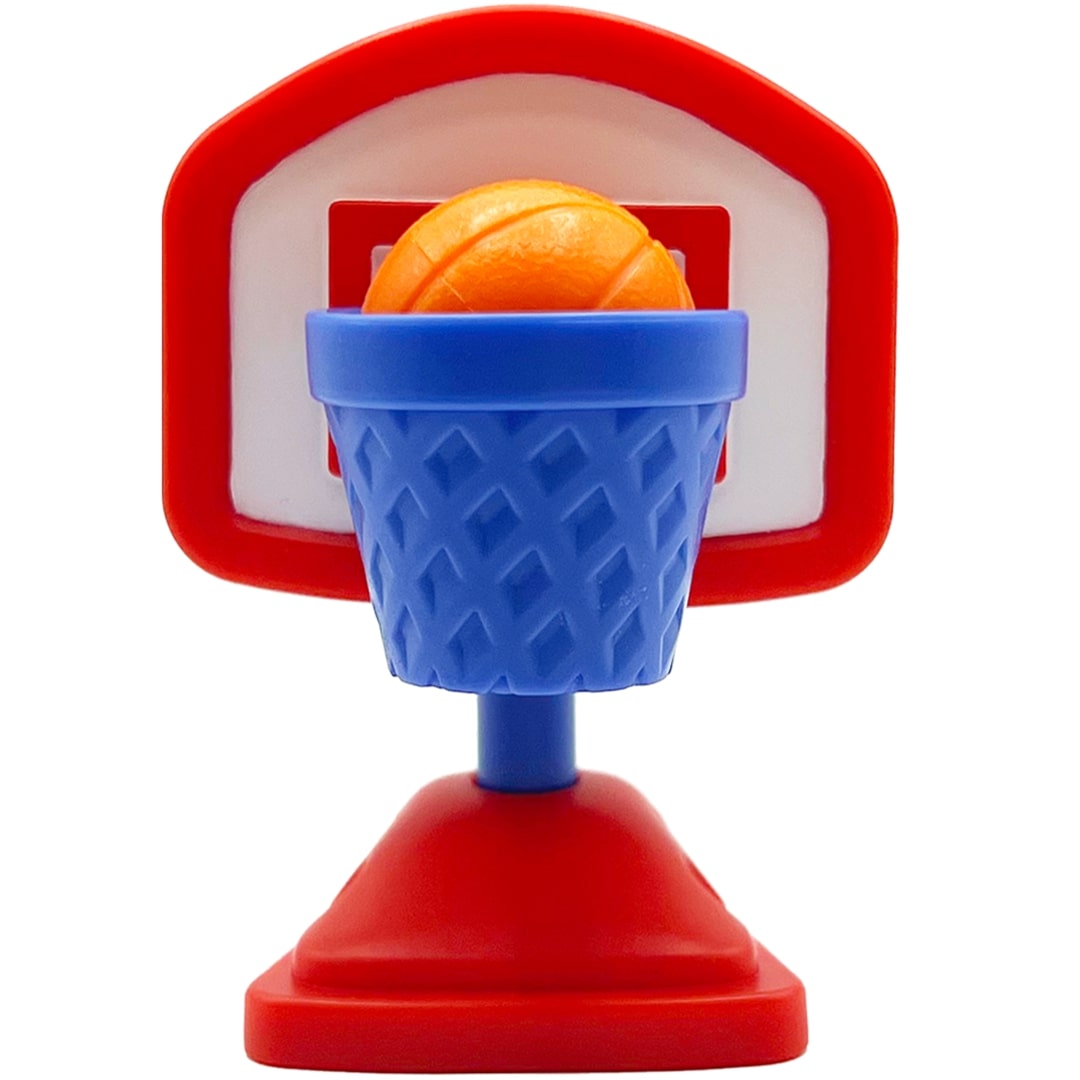 Fidget go friemelspeelgoed basketbal, een miniatuur basketbalhoepel met oranje bal, van voren gezien.