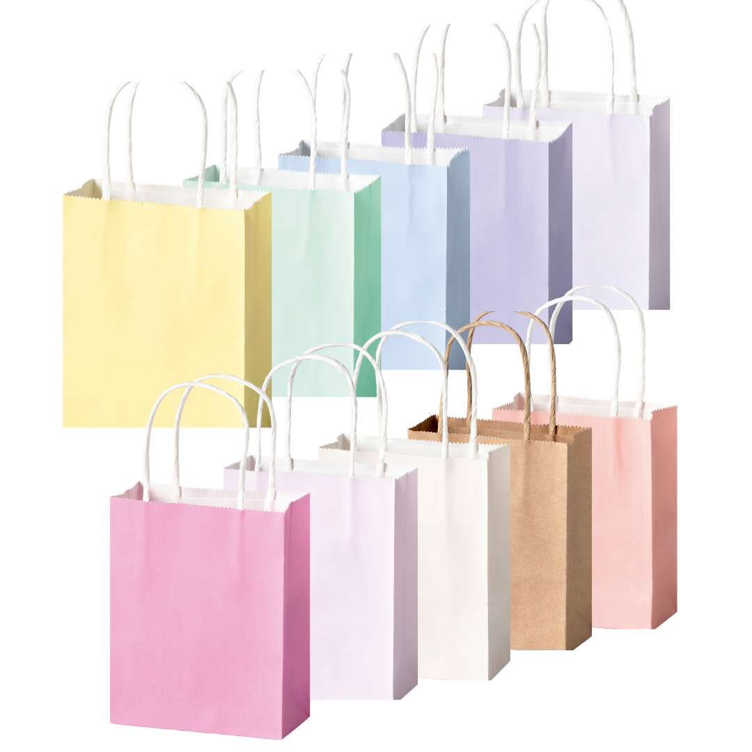 Collectie van folia papieren cadeauzakjes in diverse pastelkleuren.