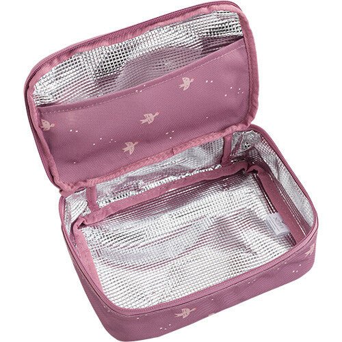 Open Fresk roze lunchtas met zwaluwpatroon en zilverkleurige isolerende binnenkant.