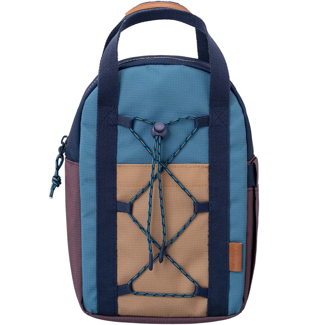 Fresk peuterrugzak in blauw, beige en paars met elastische vetersluiting aan de voorkant.