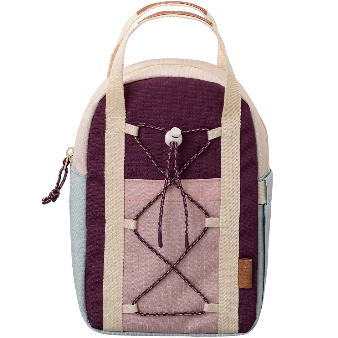 Fresk peuterrugzak outdoors in cameo rose met paarse, roze en lichtblauwe vlakken, van voren gezien.