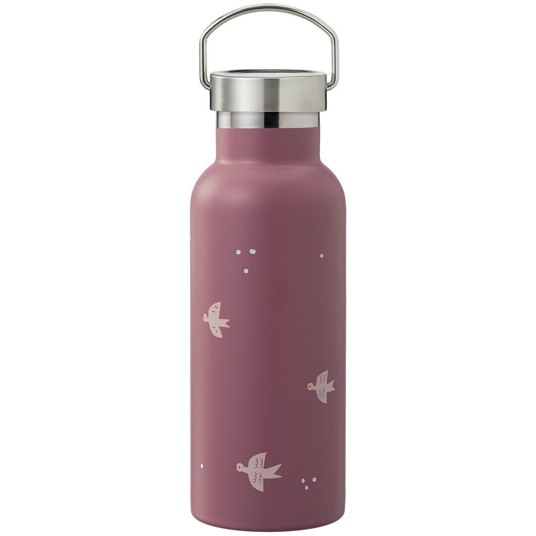 fresk roze thermosfles met zilverkleurige metalen dop en wit zwaluwenpatroon.