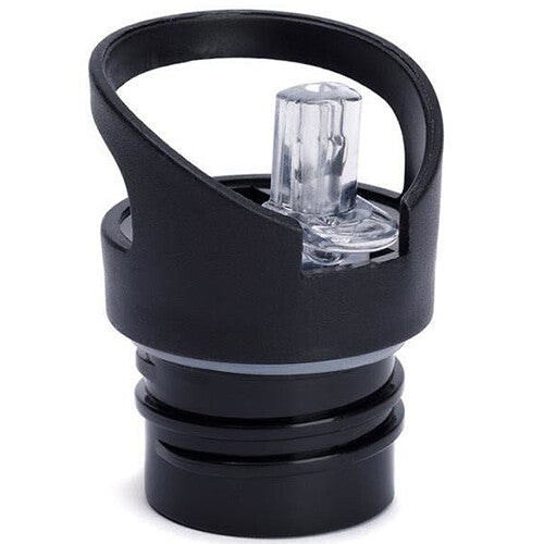 Detail van een zwarte plastic drinkdop met geïntegreerd rietje voor een thermosfles.