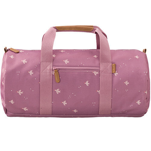 Fresk roze weekendtas met een patroon van witte zwaluwen en een voorvak met rits.