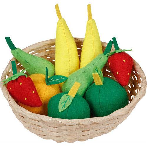 Goki speelgoed fruitmandje gevuld met vilten fruit, waaronder aardbeien, bananen, appels en komkommers.