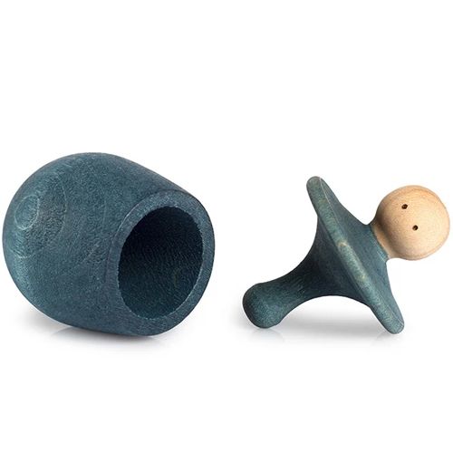 Grapat houten poppetje in bakje, blauw, met het poppetje en het bakje los van elkaar.
