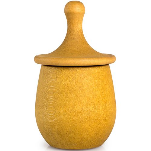 Grapat geel houten bakje met een deksel met lange steel.
