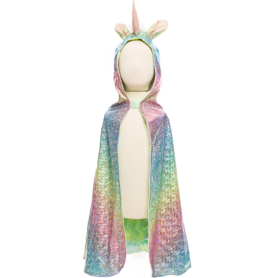 great pretenders regenboog eenhoorn verkleedcape op een paspop, van voren gezien.