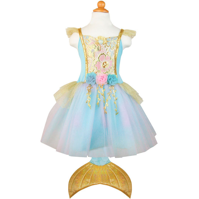 Great Pretenders zeemeermin verkleedjurk voor kinderen, met blauw lijfje, bloemen en een gouden staart, op een paspop.