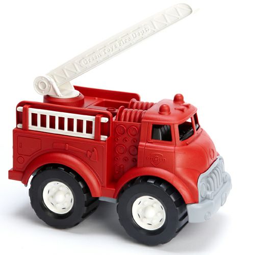 Green Toys rode speelgoed brandweerwagen met de witte ladder uitgeschoven, geschikt voor kinderen vanaf 1 jaar.