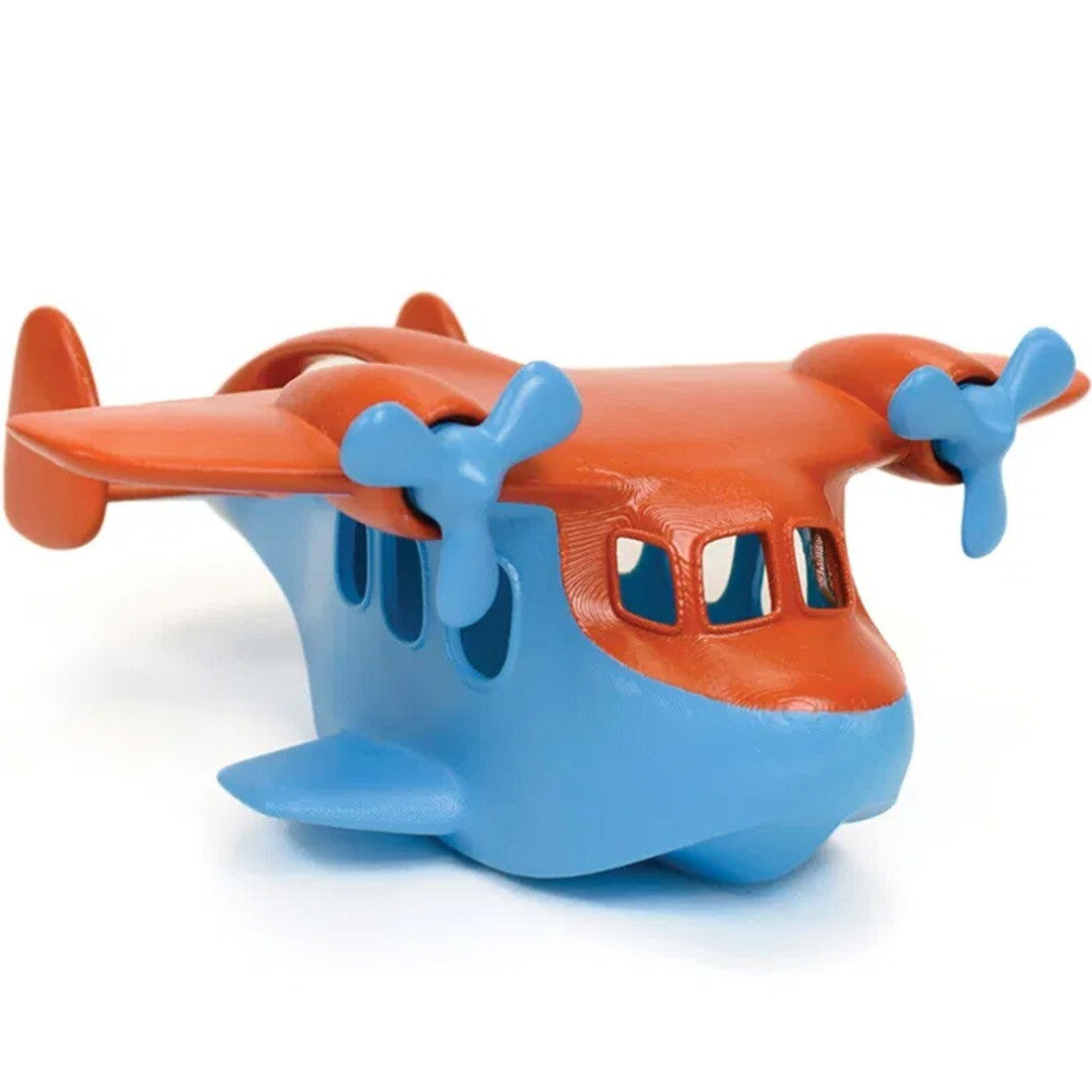 Green Toys plastic speelgoed watervliegtuig in blauw en oranje.